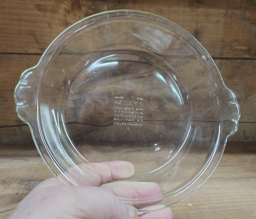 NOS PYREX Pie Plate #207 w/Scalloped Handles 7” RARE